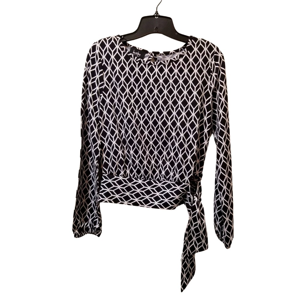 By & By Black & White Long Sleeved Crop Top with Tie Peekaboo Back Size Medium